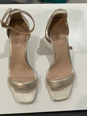 27Edit Naturalizer women’s gold metallic ankle strap block heel sandals, size 10